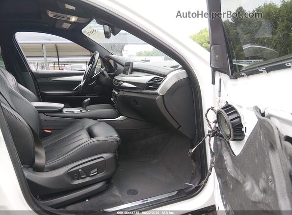 5UXKU2C53K0Z65632 2019 BMW X6 Белый Вид салона спереди