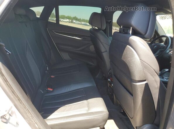 5UXKU2C56J0X51667 2018 BMW X6 Silver უკანა სალონის ხედი