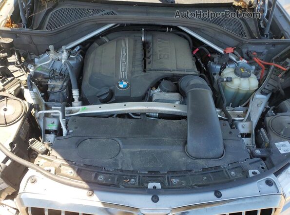 5UXKU2C56J0X51667 2018 BMW X6 Silver ძრავის განყოფილების ხედი
