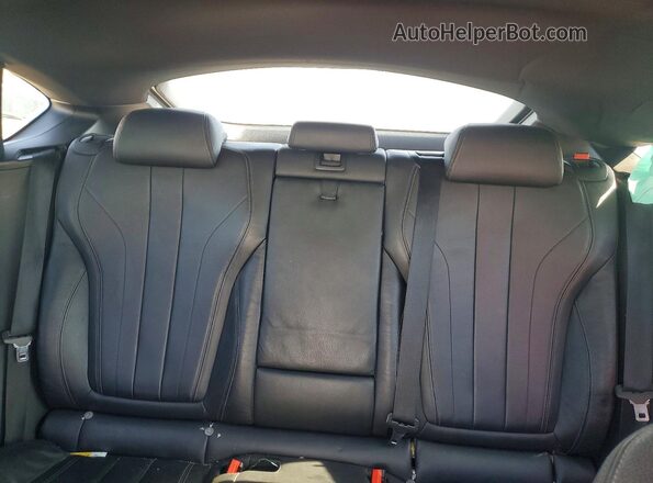 5UXKU2C56K0Z64118 2019 BMW X6 White უკანა სავარძლების ხედი