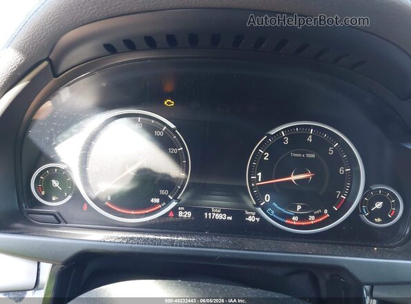 5UXKU6C35H0W38423 2017 BMW X6 White Հետևի նստատեղերի տեսք