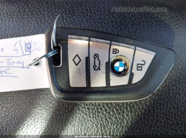 5UXKU6C35H0W38423 2017 BMW X6 White Առջևի վահանակի տեսք