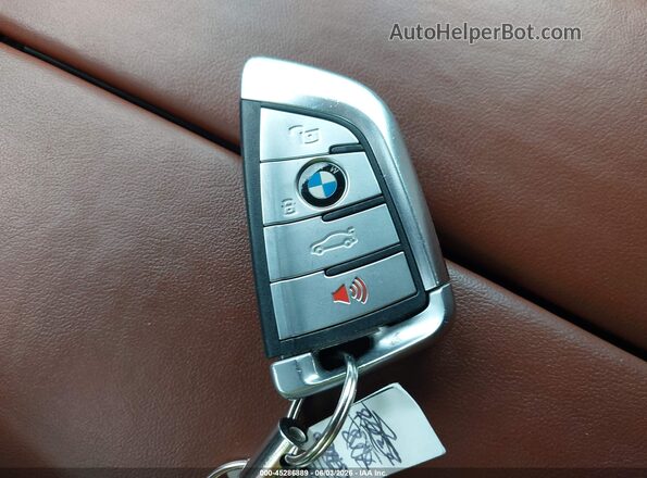 5UXTA6C01N9K77735 2022 BMW X5 White Widok deski rozdzielczej