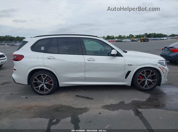 5UXTA6C01N9K77735 2022 BMW X5 White Widok wnętrza z tyłu