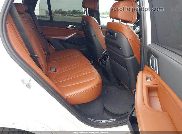 5UXTA6C01N9K77735 2022 BMW X5 White Widok naklejki z numerem VIN