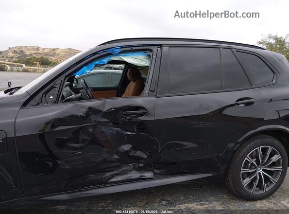 5UXTA6C01P9N92828 2023 BMW X5 Black Widok z przodu