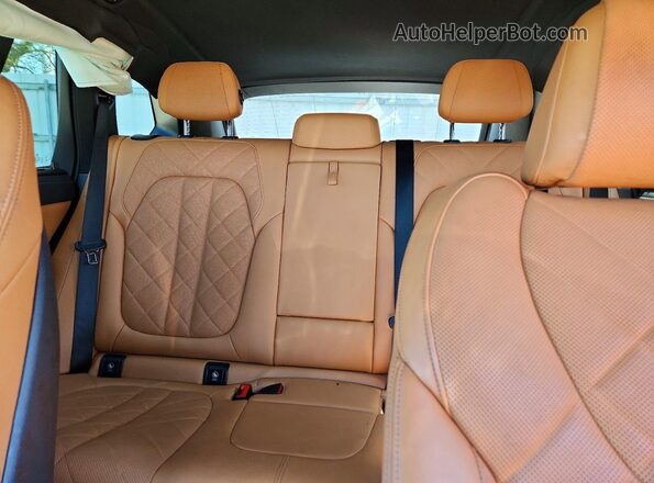 5UXTA6C07P9S00645 2023 BMW X5 White Vista de los asientos traseros