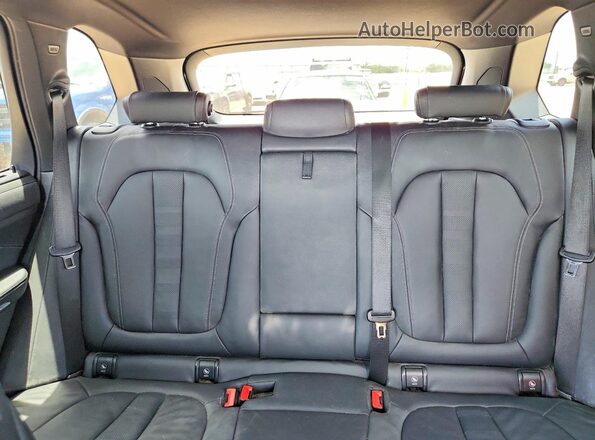 5UXTA6C08M9E52872 2021 BMW X5 Black Rear seats view