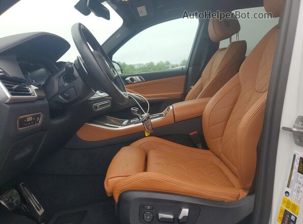 5UXTA6C08P9R07382 2023 BMW X5 White Vista interior delantera