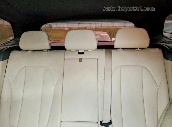 5UXTR7C50KLF23766 2019 BMW X3 Black Вид задніх сидінь