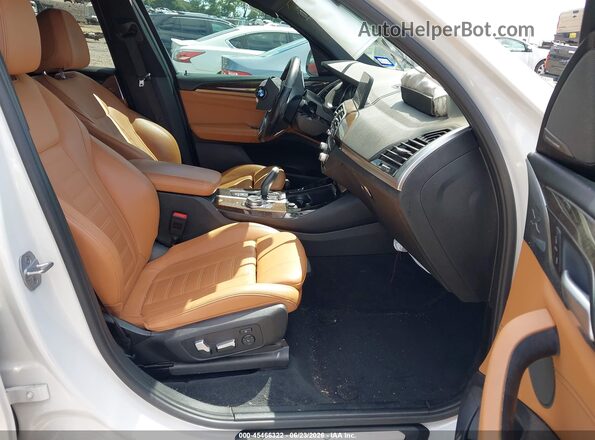 5UXTR7C52KLE97882 2019 BMW X3 White Вид салону спереду