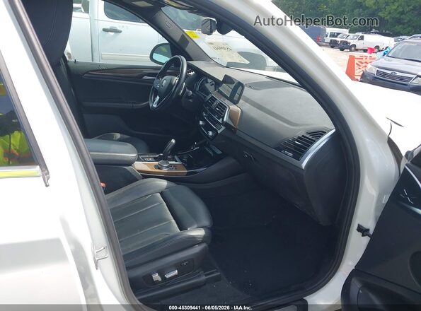 5UXTR7C53KLE96093 2019 BMW X3 White Front interior view