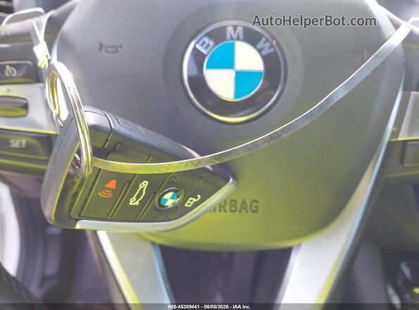 5UXTR7C53KLE96093 2019 BMW X3 White Dashboard view