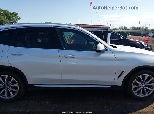 5UXTR7C53KLF25737 2019 BMW X3 White უკანა სალონის ხედი