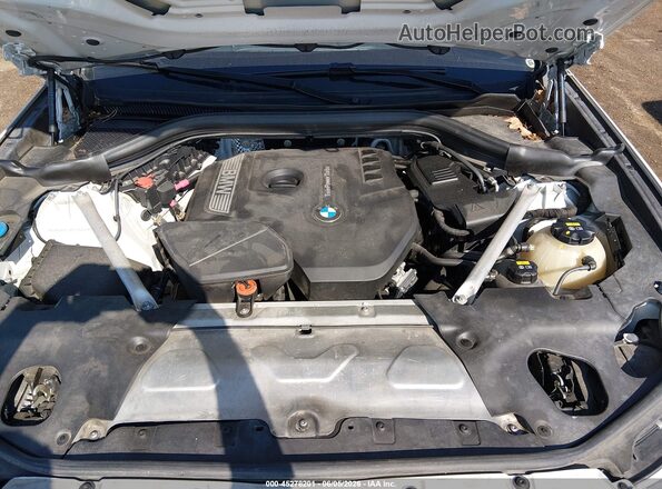 5UXTR7C53KLF25737 2019 BMW X3 White უკანა ხედი