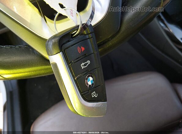5UXTR7C53KLF25737 2019 BMW X3 White წინა პანელის ხედი