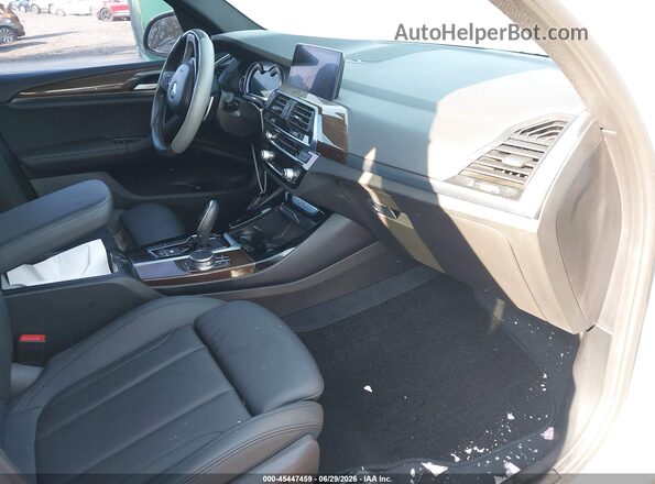 5UXTR7C53KLF32641 2019 BMW X3 Серебряный Вид салона спереди