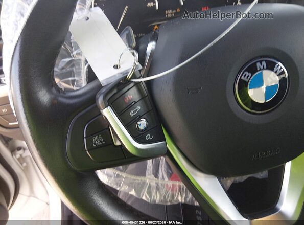 5UXTR7C54KLF35547 2019 BMW X3 White Vista del salpicadero