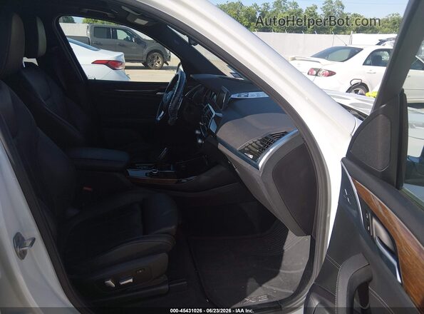 5UXTR7C54KLF35547 2019 BMW X3 White Vista interior delantera