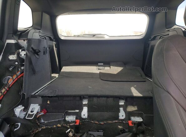 5UXTR7C55KLF26467 2019 BMW X3 White Vista de los asientos traseros
