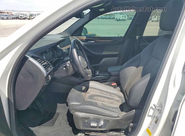 5UXTR7C55KLF26467 2019 BMW X3 White Vista interior delantera