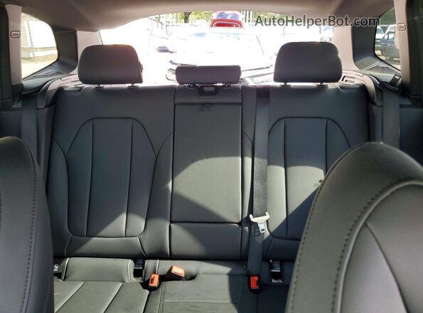 5UXTR7C57KLR48804 2019 BMW X3 White Հետևի նստատեղերի տեսք