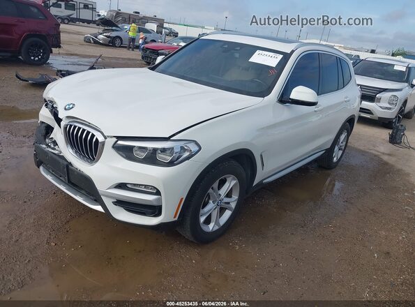 5UXTR7C58KLF28598 2019 BMW X3 White Vista tres cuartos delantera izquierda