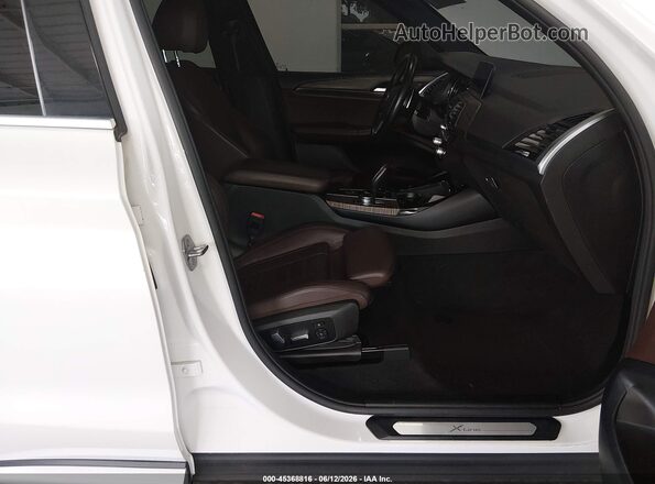 5UXTR7C59KLF23376 2019 BMW X3 White Widok wnętrza z przodu