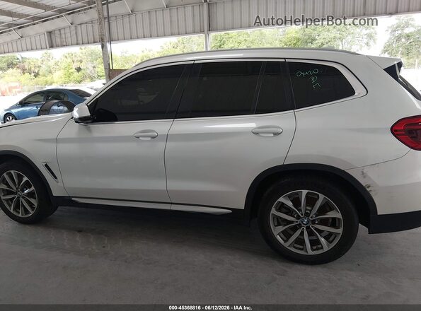 5UXTR7C59KLF23376 2019 BMW X3 White Widok wnętrza 360 stopni