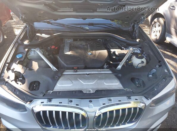 5UXTR7C59KLF26021 2019 BMW X3 Silver Widok z tyłu