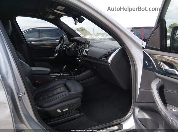 5UXTR7C5XKLE94955 2019 BMW X3 Silver წინა სალონის ხედი