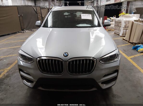 5UXTR7C5XKLR52152 2019 BMW X3 Silver Սալոնի հետևի տեսք