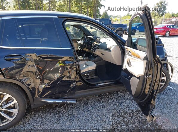 5UXTR9C50JLC75755 2018 BMW X3 Black Front interior view