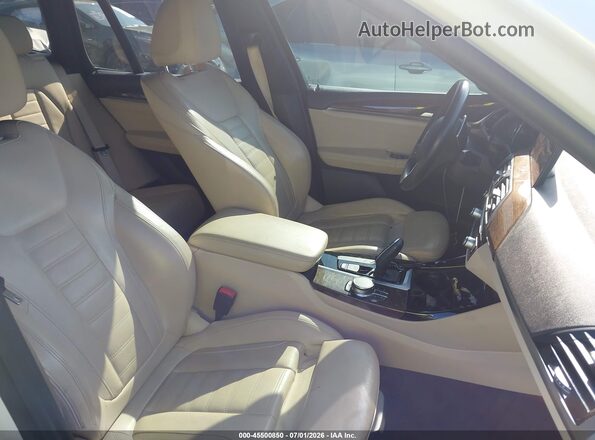 5UXTR9C50KLE14705 2019 BMW X3 White Vista interior delantera