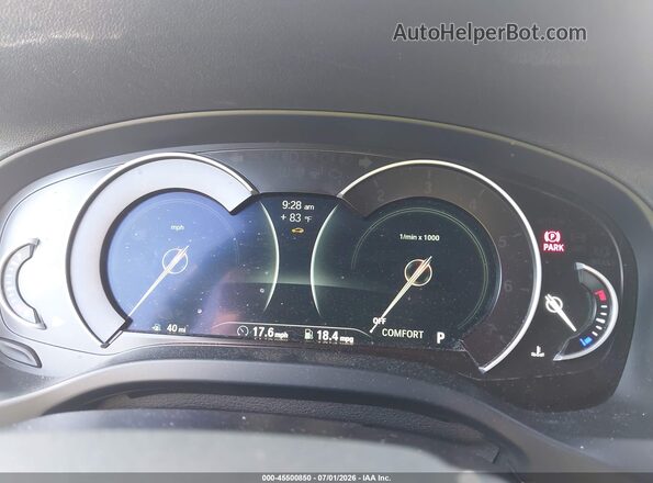 5UXTR9C50KLE14705 2019 BMW X3 White Vista de los asientos traseros