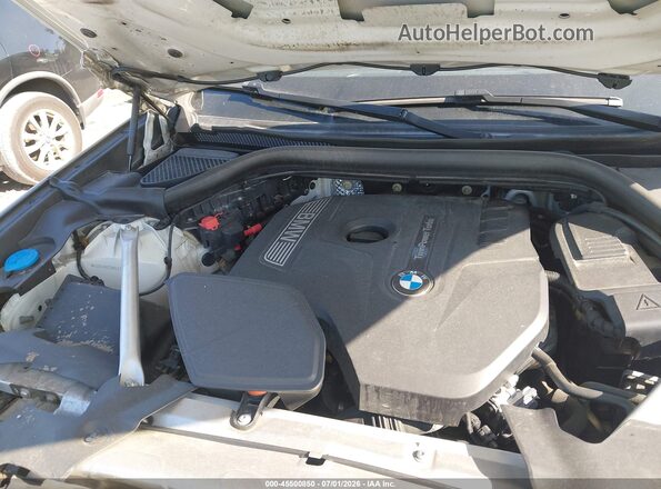 5UXTR9C50KLE14705 2019 BMW X3 White Vista trasera