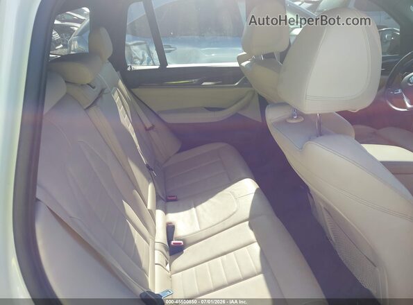 5UXTR9C50KLE14705 2019 BMW X3 White Vista de la etiqueta del VIN