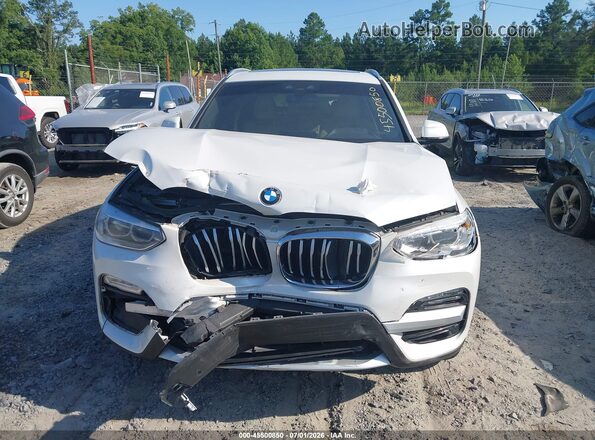 5UXTR9C50KLE14705 2019 BMW X3 White Vista interior trasera