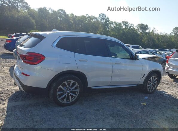 5UXTR9C50KLE14705 2019 BMW X3 White Vista interior de 360 grados