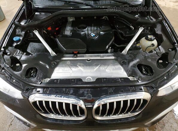 5UXTR9C50KLR08639 2019 BMW X3 Blue Widok komory silnika