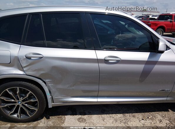 5UXTR9C51JLC84013 2018 BMW X3 Silver Vista interior trasera