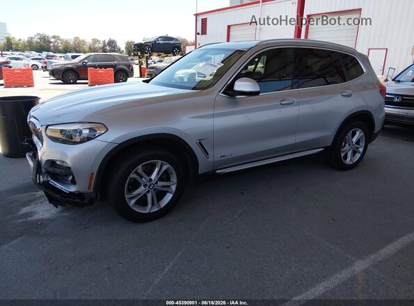 5UXTR9C52JLD62007 2018 BMW X3 Серебряный Передняя левая четверть