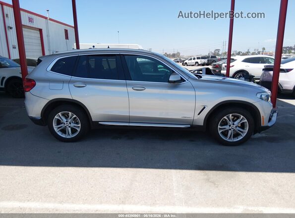 5UXTR9C52JLD62007 2018 BMW X3 Серебряный Панорамный вид салона 360°