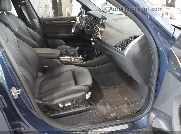 5UXTR9C53JLC74311 2018 BMW X3 Blue Вид салону спереду