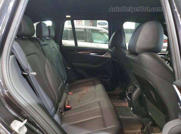 5UXTR9C53JLD73338 2018 BMW X3 Gray Widok wnętrza z tyłu