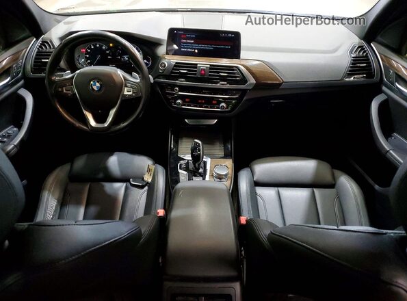 5UXTR9C53JLD73338 2018 BMW X3 Gray Widok deski rozdzielczej