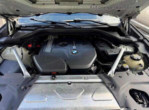 5UXTR9C54JLC77153 2018 BMW X3 White 