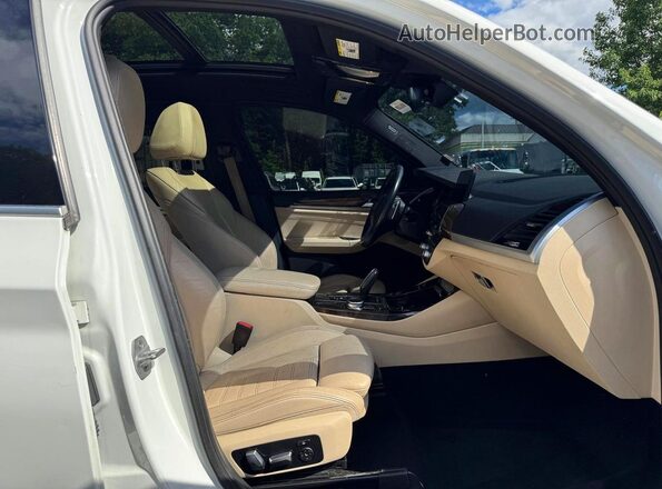 5UXTR9C54JLC77153 2018 BMW X3 White 