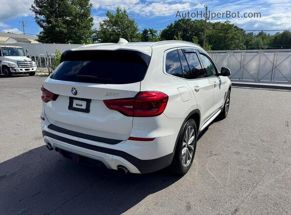 5UXTR9C54JLC77153 2018 BMW X3 White 