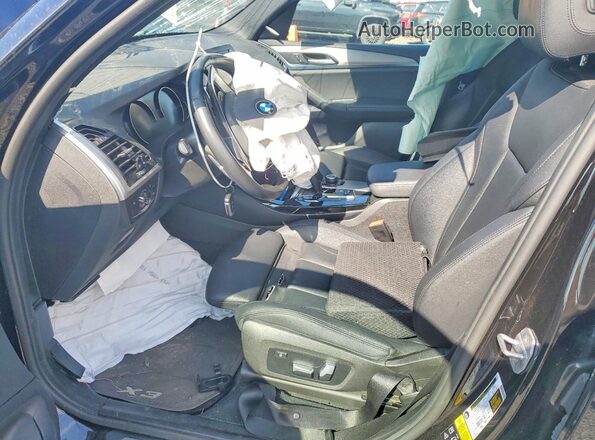 5UXTR9C54JLD57620 2018 BMW X3 Черный Вид салона спереди